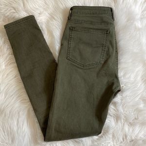 Boden The Brighton Biker skinny olive green pants, size 6.